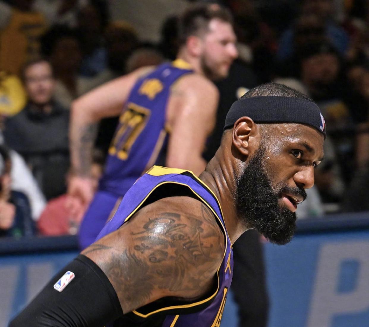 詹姆斯在快船比赛中重返赛场,出色发挥引发热议!比赛高潮迭起的简单介绍 詹姆斯在快船比赛中重返赛场,出色发挥引发热议!比赛高潮迭起的简单介绍