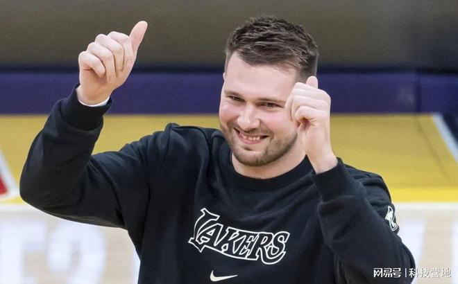 出色发挥引爆全场!,东契奇意外战胜TES比赛高潮迭起  出色发挥引爆全场!,东契奇意外战胜TES比赛高潮迭起