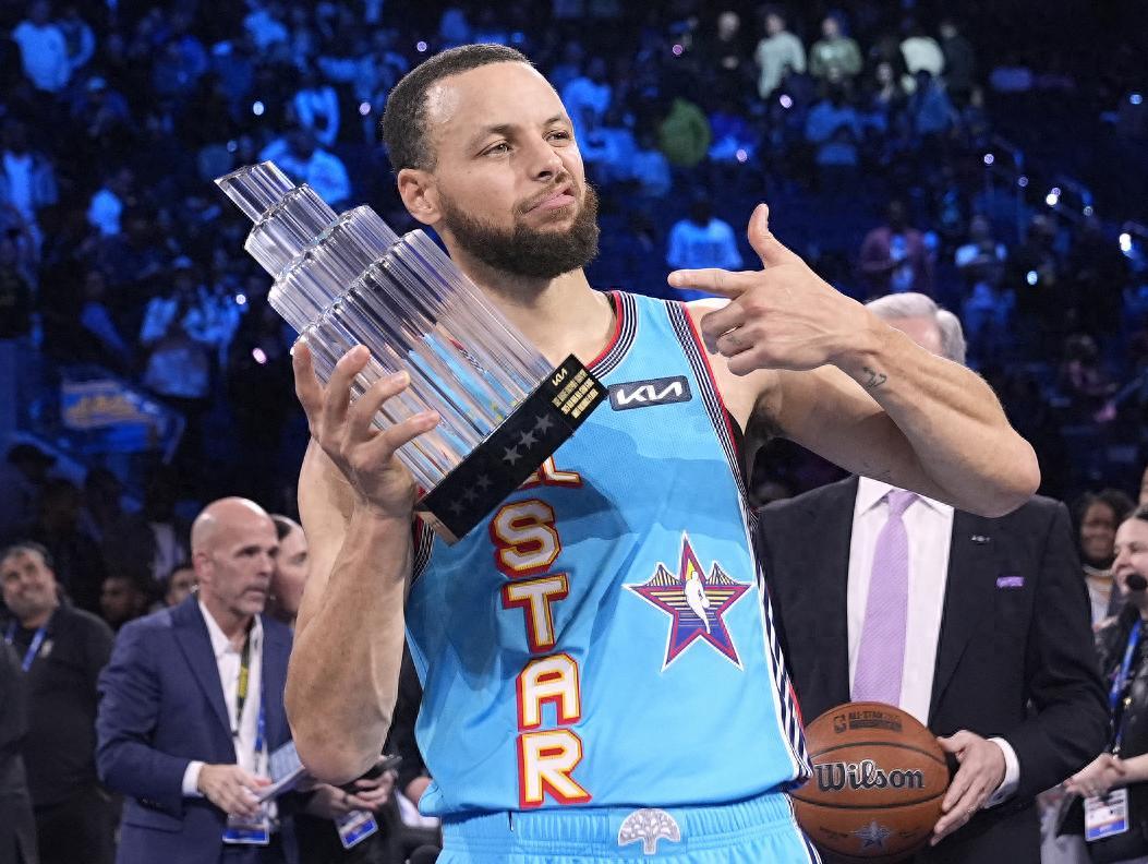 晋级下一阶段引发热议!,塔图姆在皇家马德里比赛中战术调整引发球迷热议的简单介绍 晋级下一阶段引发热议!,塔图姆在皇家马德里比赛中战术调整引发球迷热议的简单介绍